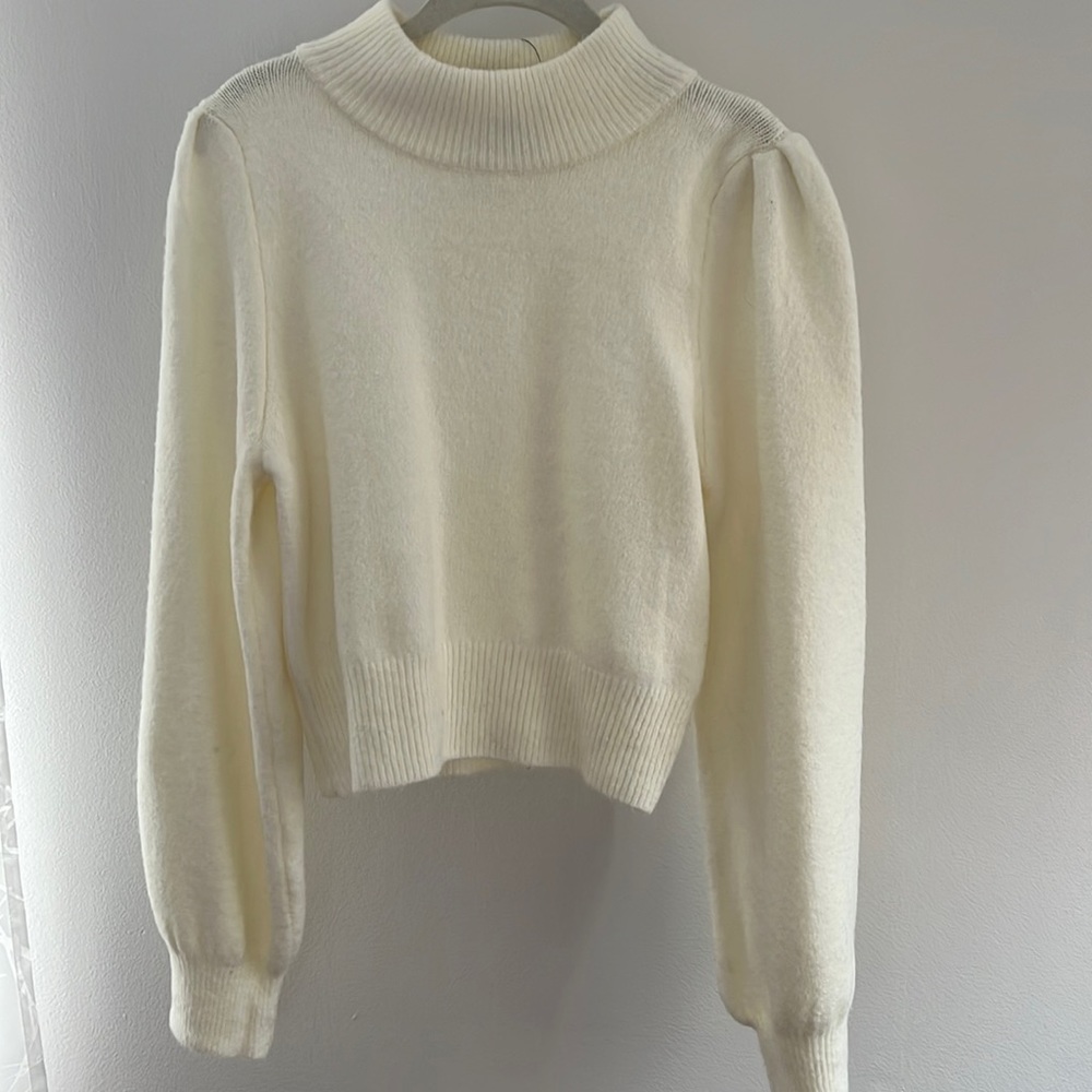 Lulus crop sweater. Size L. NWT